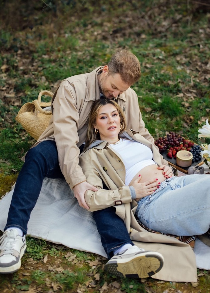 3 نجمات تركيات يعلن حملهن