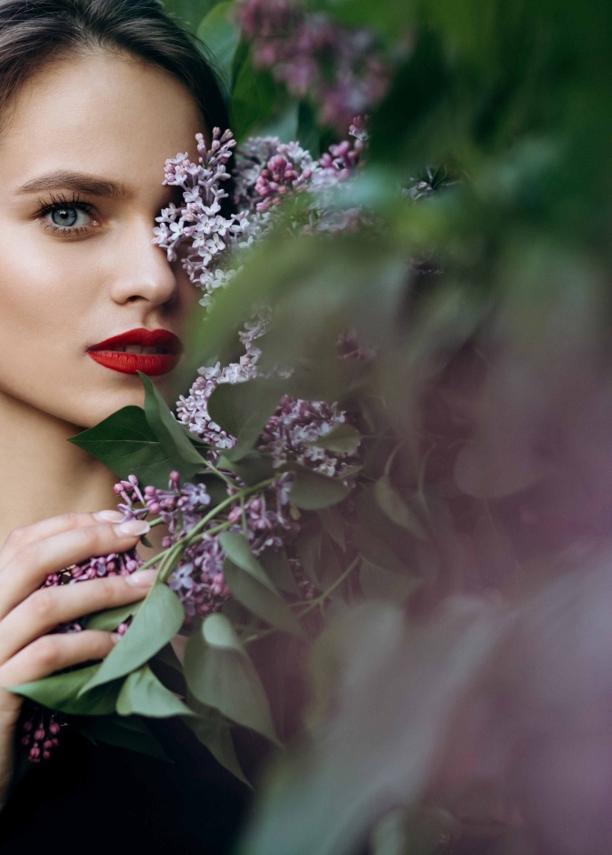 العلاقة بين الجمال وتطوير الذات علاقة إشراقة تدوم مدى الحياة