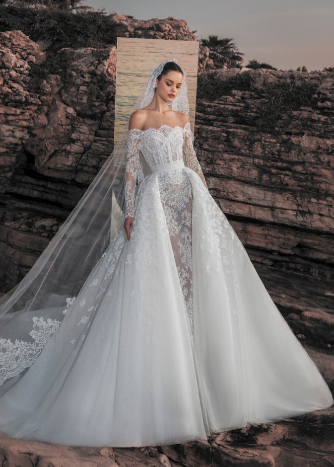 الفخامة والأناقة في فساتين مع التنورة الخلفية من زهير مراد