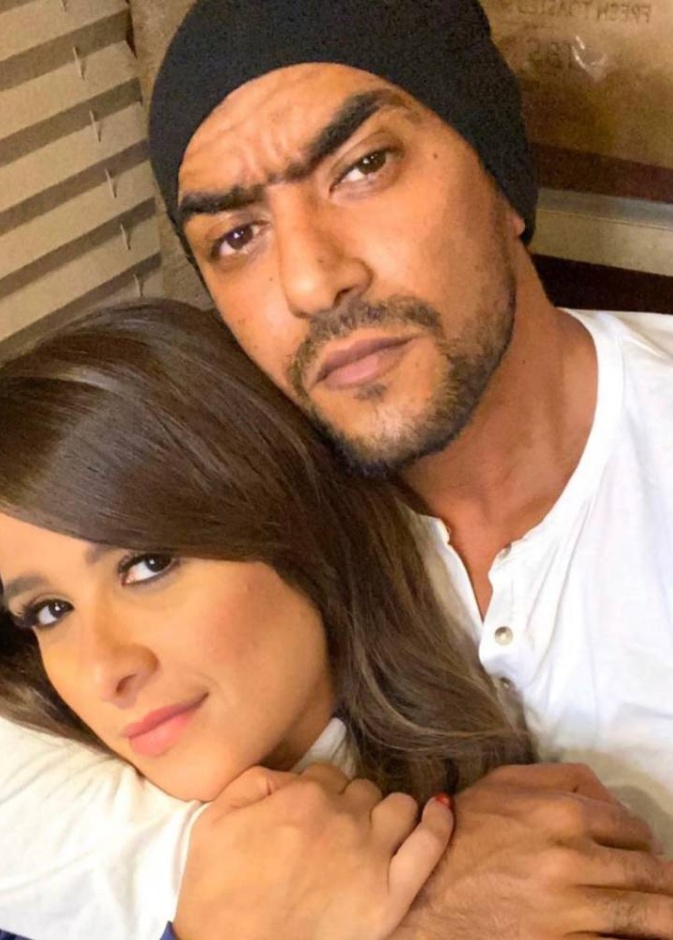 كيف بدأت المنافسة بين ياسمين عبد العزيز وأحمد العوضي