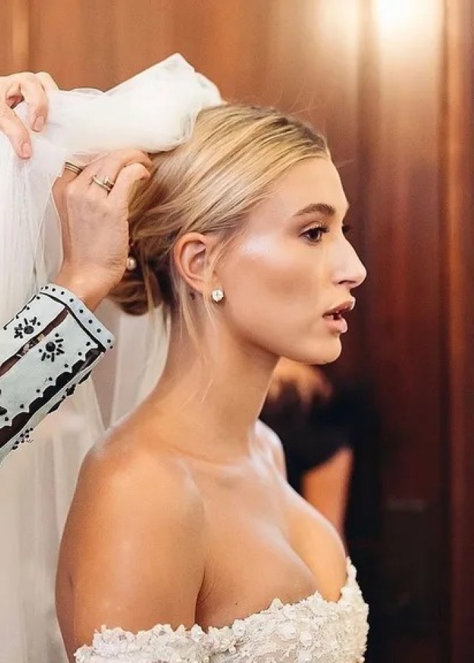 تصفيفة زفاف هايلي بيبر Hailey Bieber