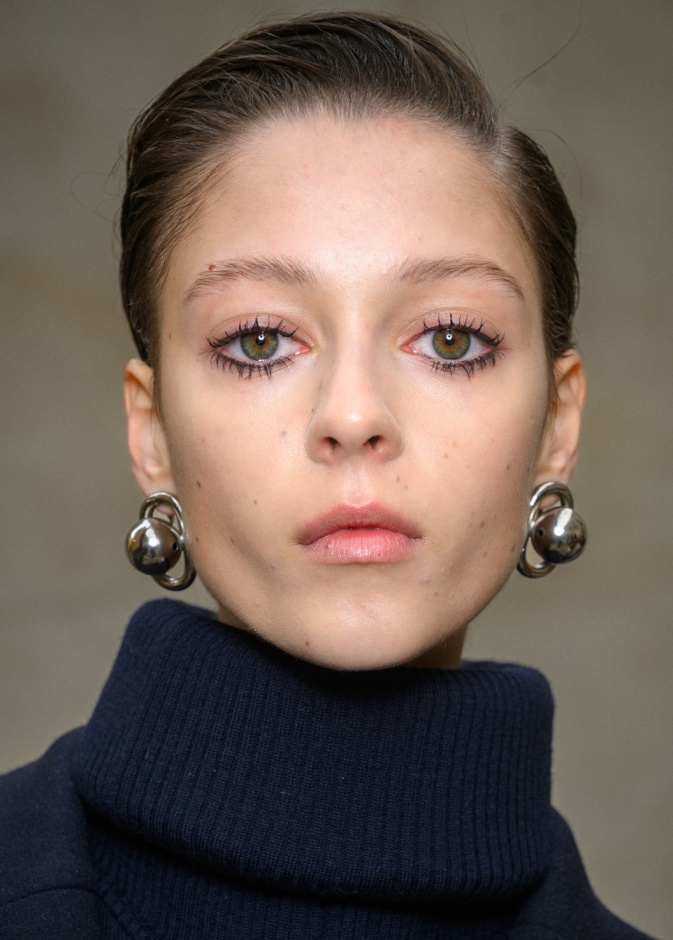 الفرق بين ليزر البيكو والليزر التقليدي