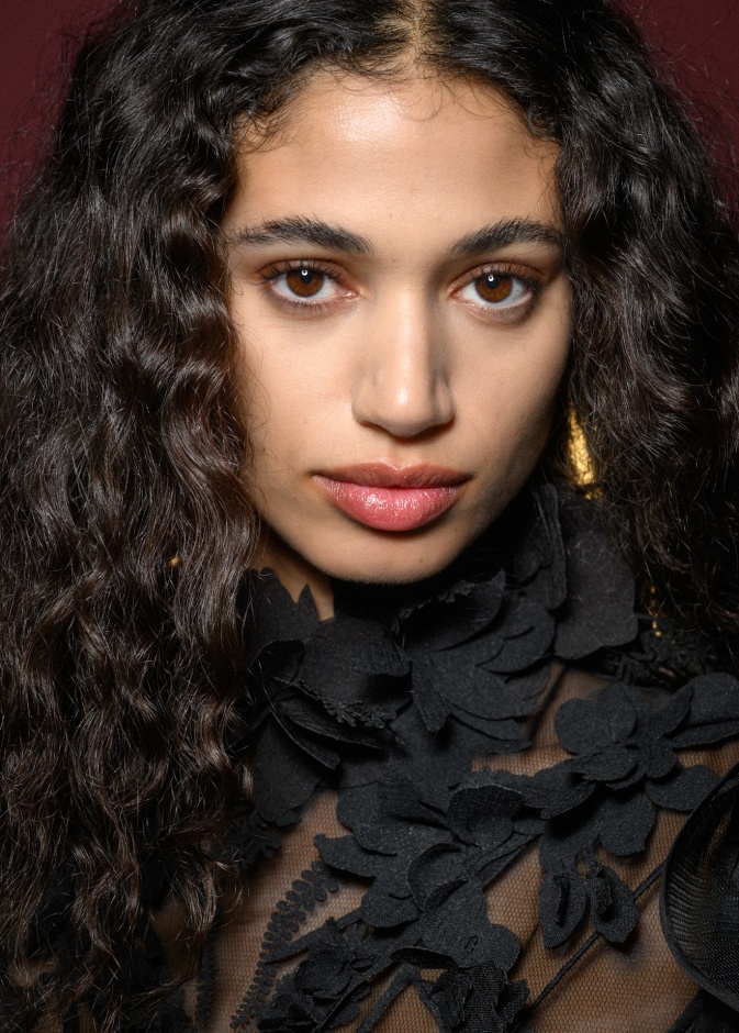 كيف تتم عملية تصغير الفم الكبير