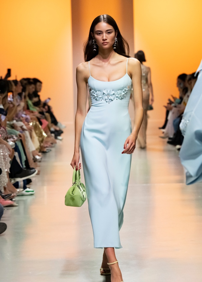 فستان ميدي أنيق من جورج حبيقة