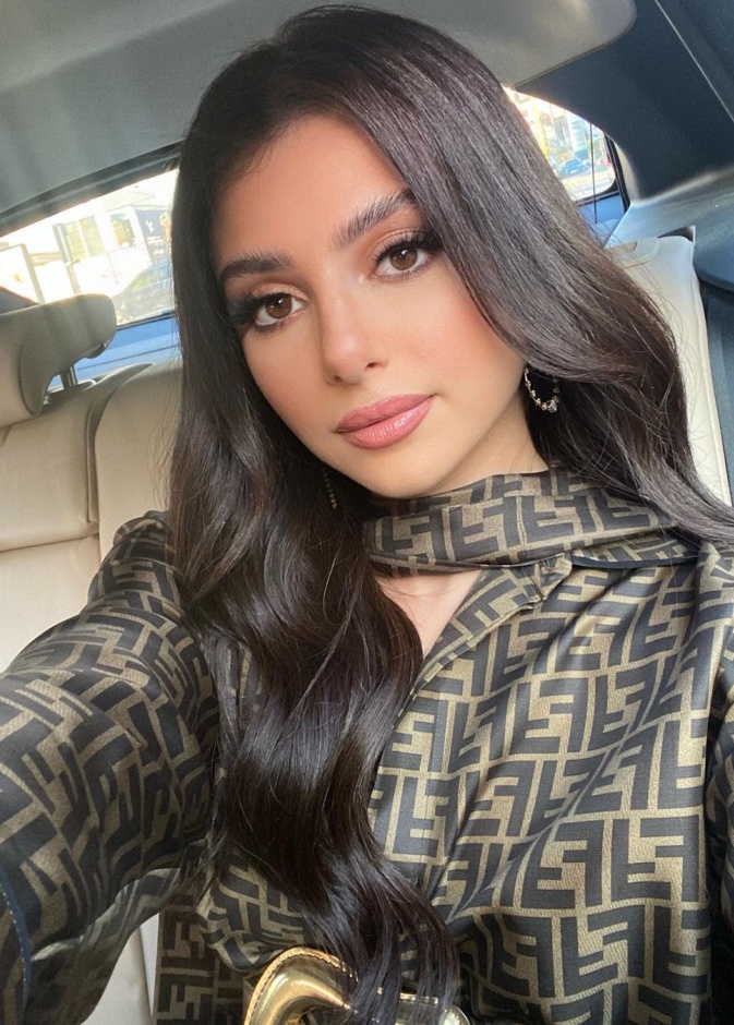 إطلالات مكياج وشعر ماريتا الحلاني من مرحلة عزوبيتها الى انفصالها.. هل تبدّلت؟