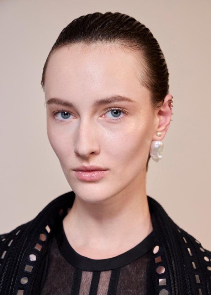 أفضل العلاجات لتحسين مظهر ندبات حب الشباب مع الطبيبة لمى قسطنطين