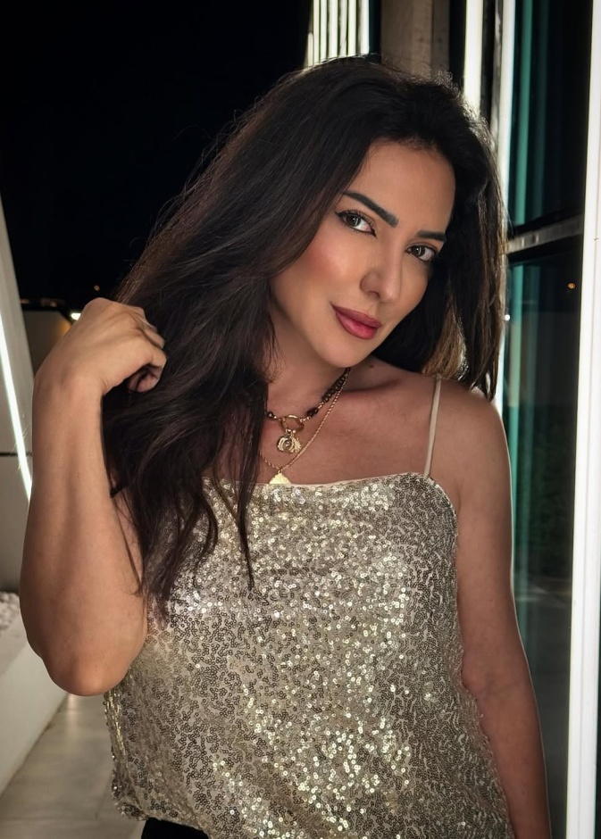 النجمة أمل عرفة- صورة من حسابها على انستغرام