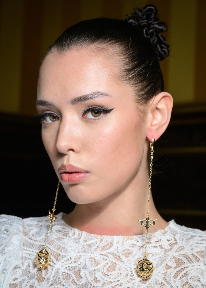 بودرة التثبيت أساسية لمكياجك من دار Inclover