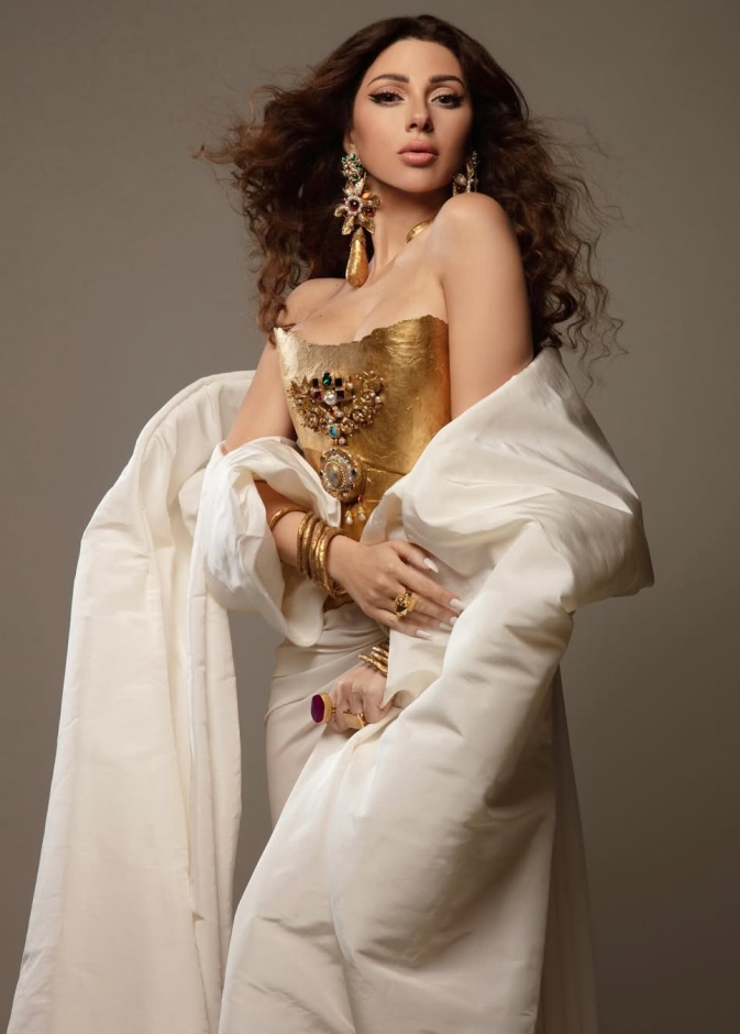 نظرة على إطلالات ميريام فارس الأخيرة التي كسرت بها المألوف