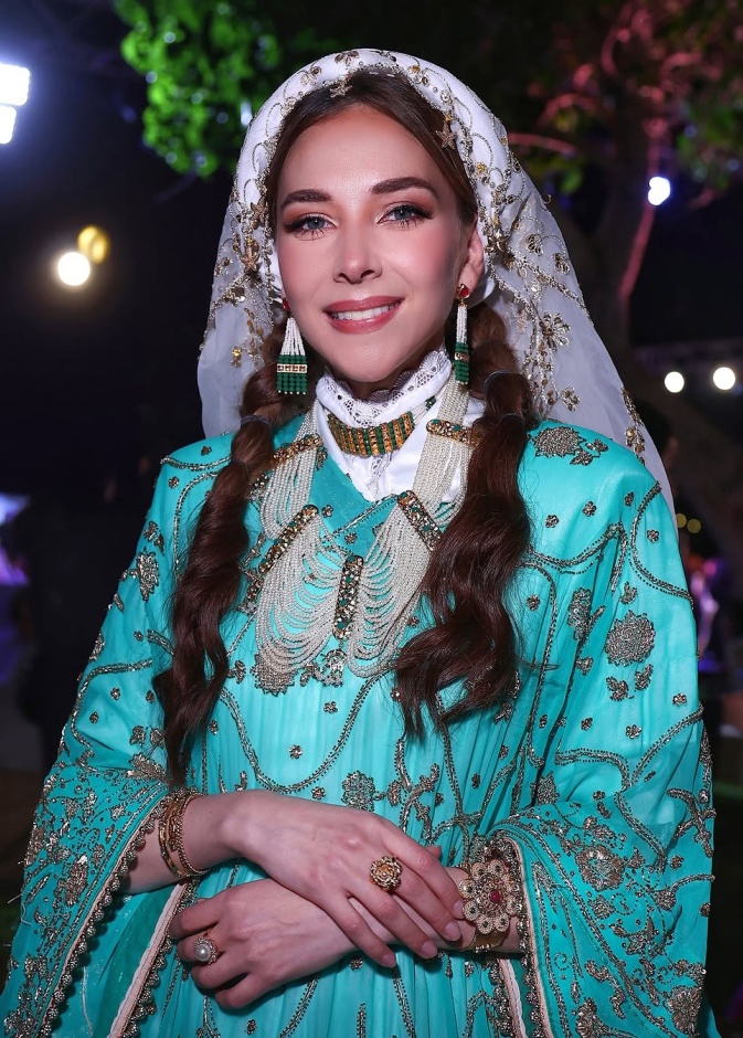 فاطمة البنوي