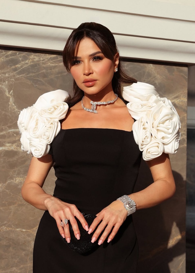 اجمل فساتين سهرة سوداء للموسم الانتقالي