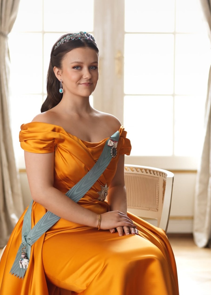 الأميرة إيزابيلا تخطف الأضواء في عيد ميلادها الثامن عشر!