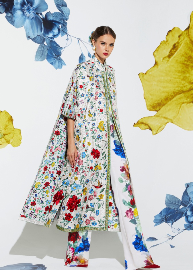 تصميم كيمونو مميز وعصري من Alice Olivia 