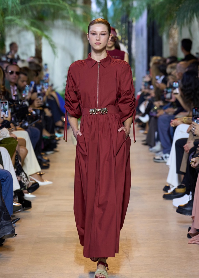 Elie Saab الفساتين الطويلة مميزة من