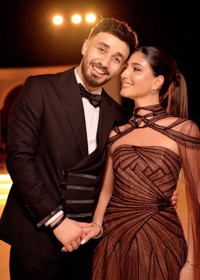 إطلالات نارين بيوتي والحاضرات تجذب الأعين في حفل زفافها