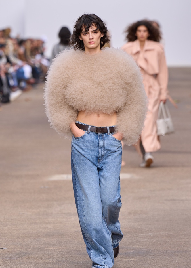 إطلالة من Stella McCartney