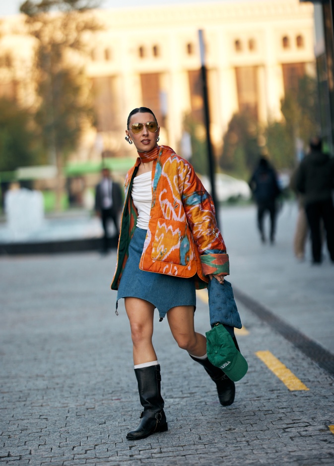 تنسيق اللّون البرتقالي في إطلالات ربيعية منعشة.. لون لافت منعش ومليء بالحيوية!