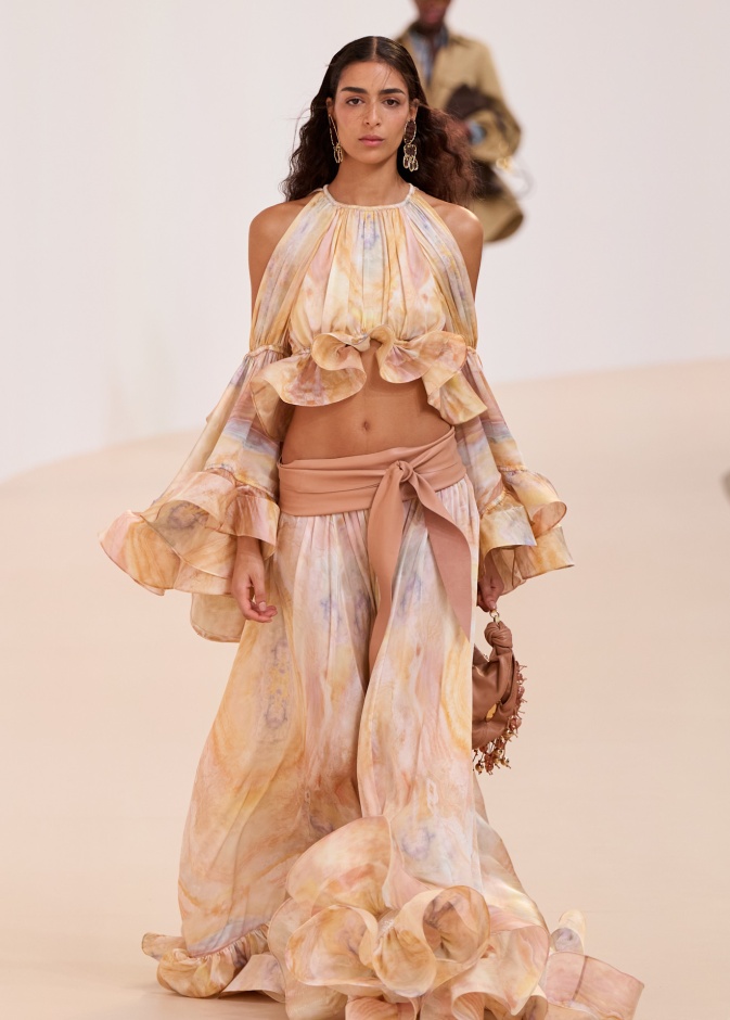 التنورة الطويلة بتصميم مميز من Zimmermann 