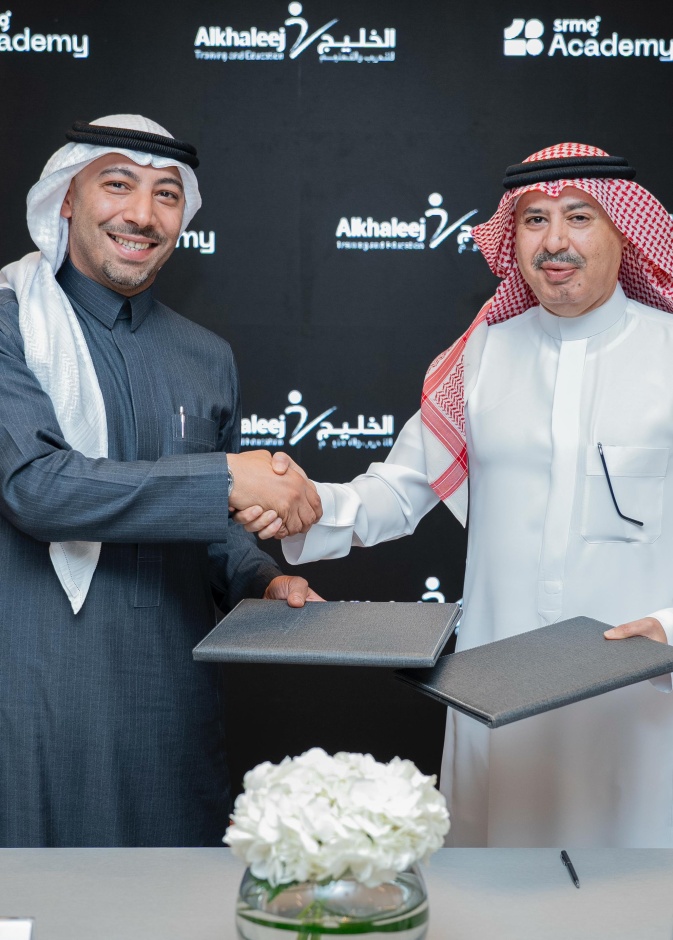 أكاديمية SRMG توقّع شراكة استراتيجية مع "الخليج للتدريب والتعليم" لإطلاق مشاريع ريادية في التدريب الإعلامي 