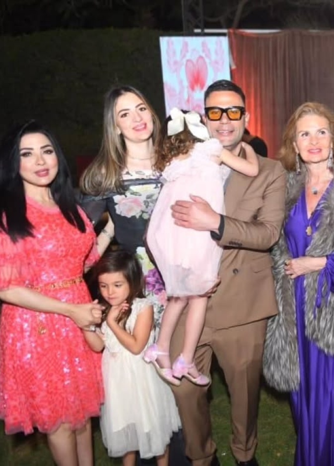 محمد إمام وزوجته وابنته