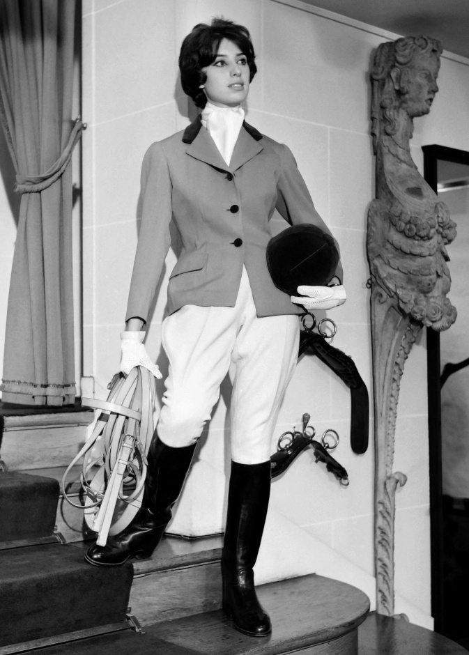 دور أزياء أسطورية عمرها أكثر من 100 عام ومازالت متألقة حتى اليوم