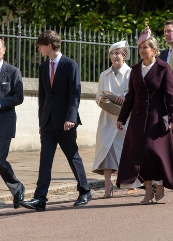 ظهور أنيق لأفراد العائلة المالكة مع ملكة وملكة بريطانيا