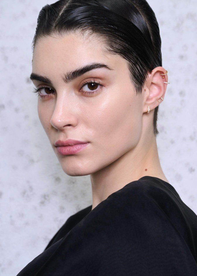 إعادة شكل الحواجب بالطرق الطبيعية بعد علاج سرطان الثدي