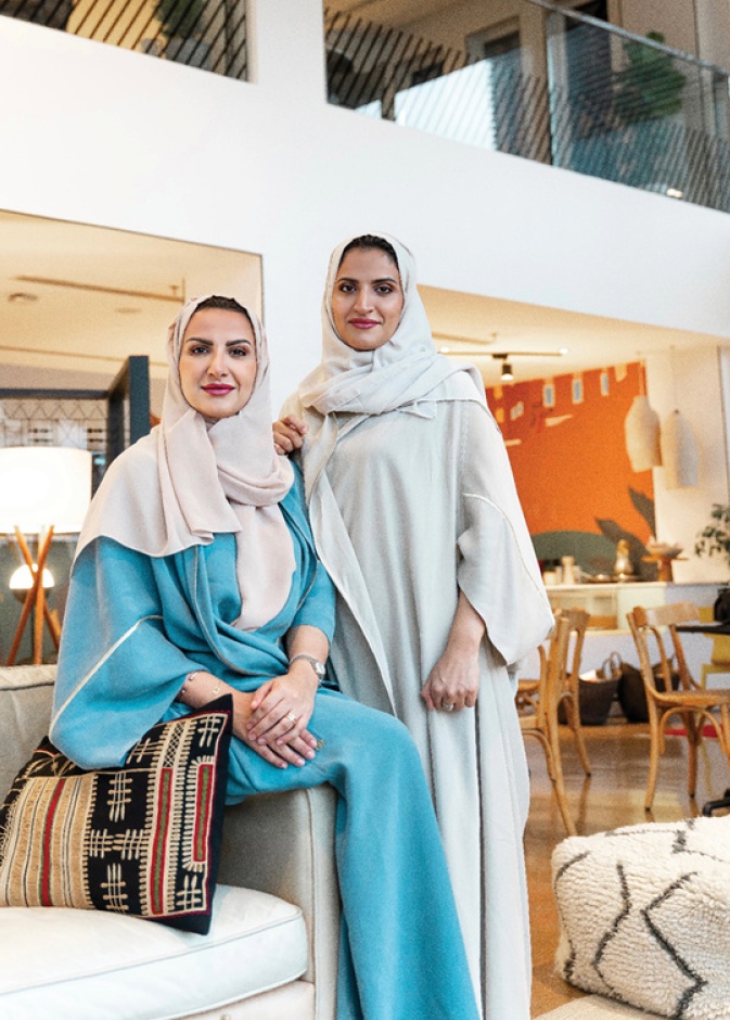 ريم قراش واختها رنا الصورة خاصة بمجلة هي من تصوير حنين مجدي