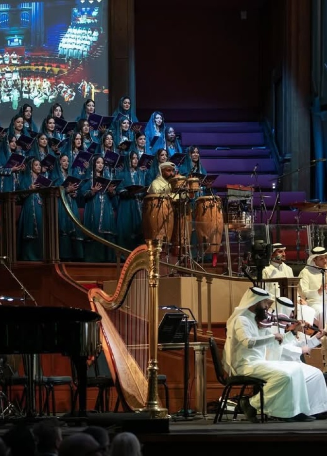 من حفل روائع الأوركسترا السعودية في لندن الصورة من حساب الموسيقية عبير بالبيد