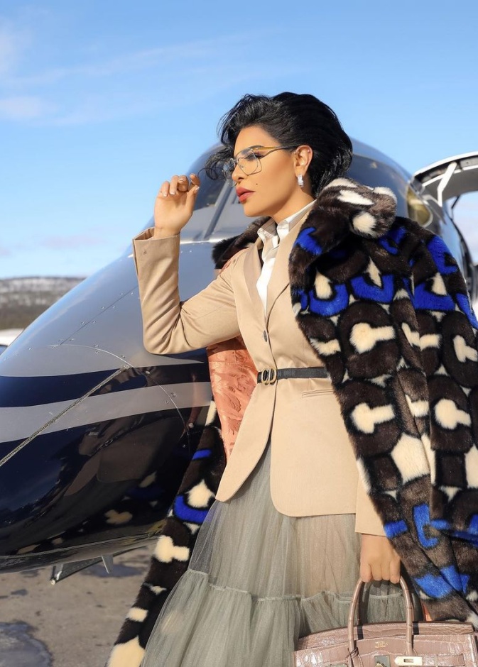 مجوهرات لا تفارق النجمات خلال السفر