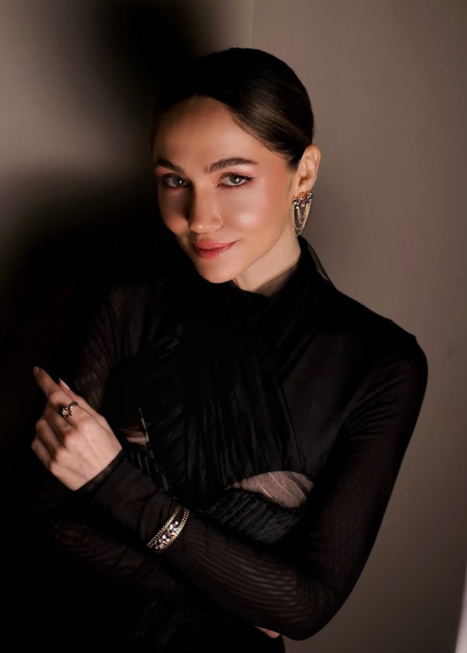 لمسات جمالية بغاية الجاذبية استوحيها من نجمات السعودية بأحدث إطلالاتهن