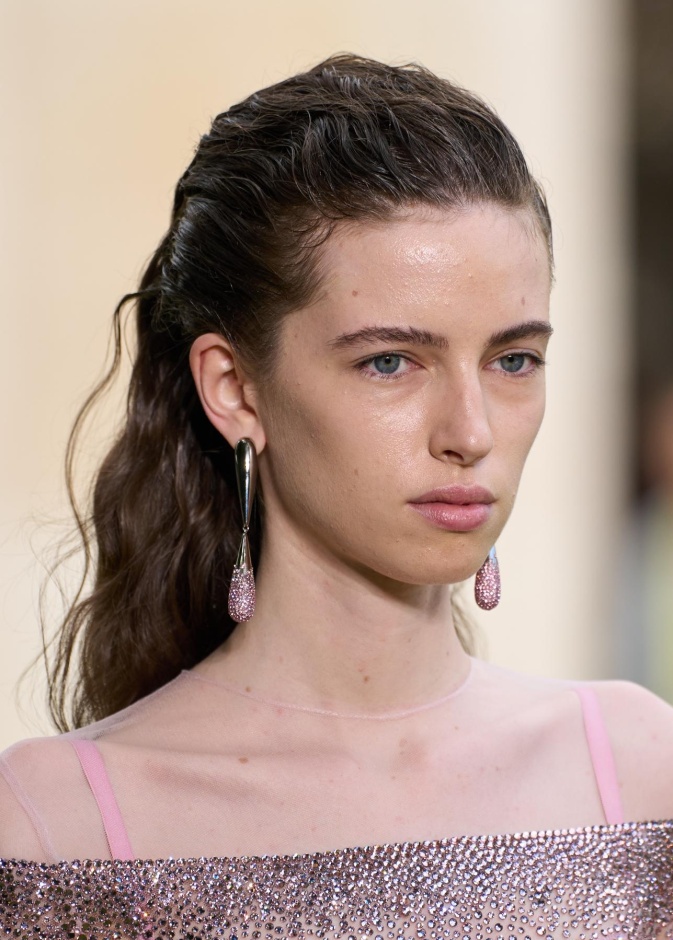 شعرك في المرتبة الأولى خلال إجازتك