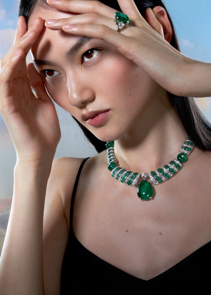 فخامة الزمرد حجر مايو في مجوهرات من Bvlgari