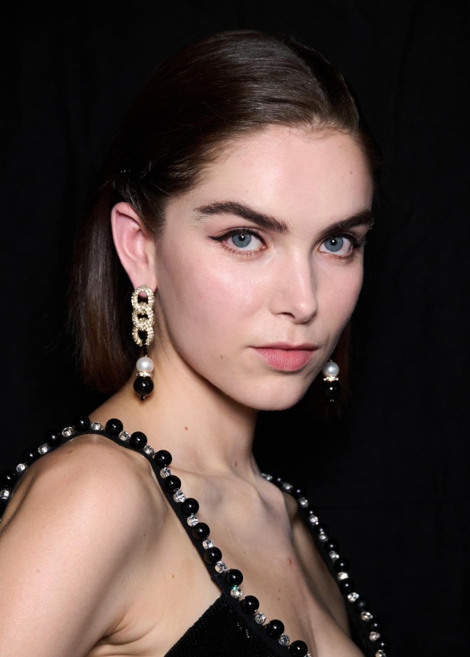 كيف تجمعين بين فنون المكياج وحاجات بشرتك بعد سن الأربعين