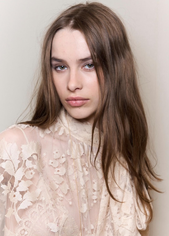 الفرق بين تساقط الشعر الطبيعي والموسمي