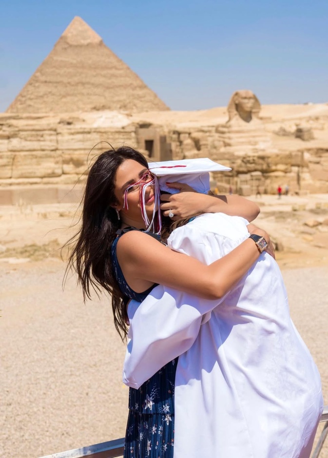 ياسمين عبد العزيز وابنتها