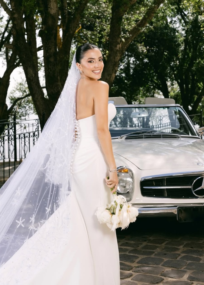  ستيفاني عطالله تُعيد تعريف جمال العروس العصرية