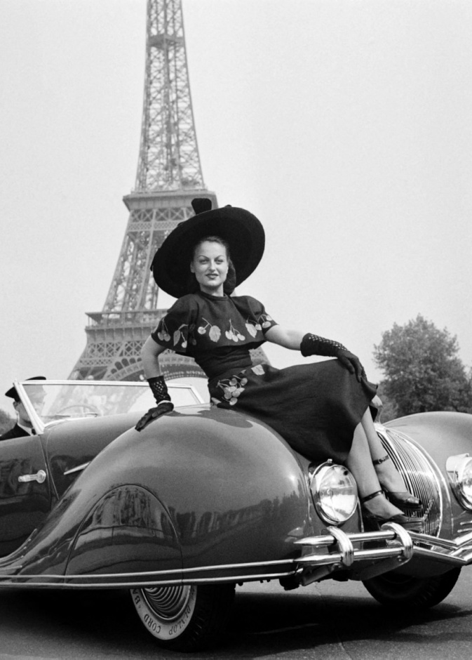 باريس عاصمة الموضة العالمية صورة تعود لعام 1948