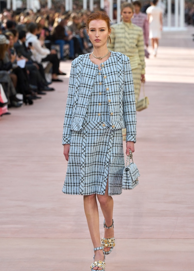 إعتمدي صيحة تنانير الكارو في إطلالة الصيف