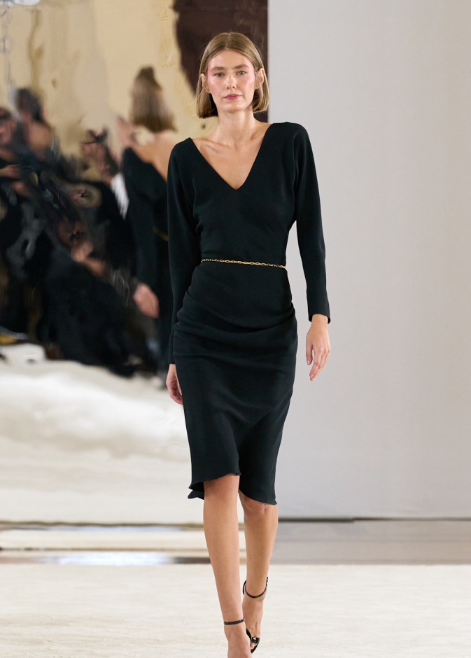 إطلالة كلاسيكية من Costa