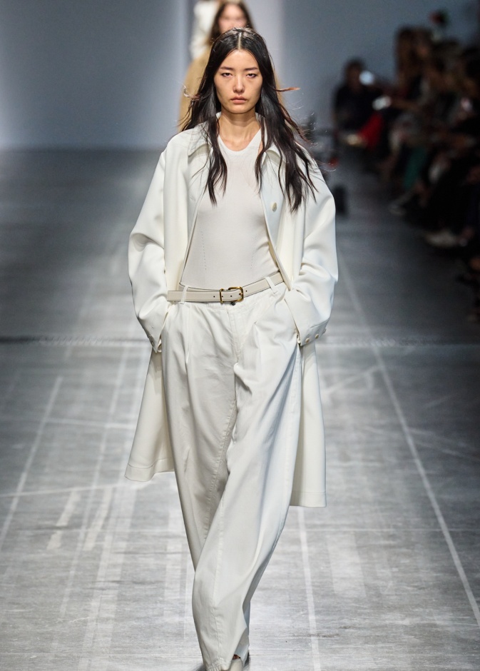 تنسيق البنطلون البيض من Ermino Scervino