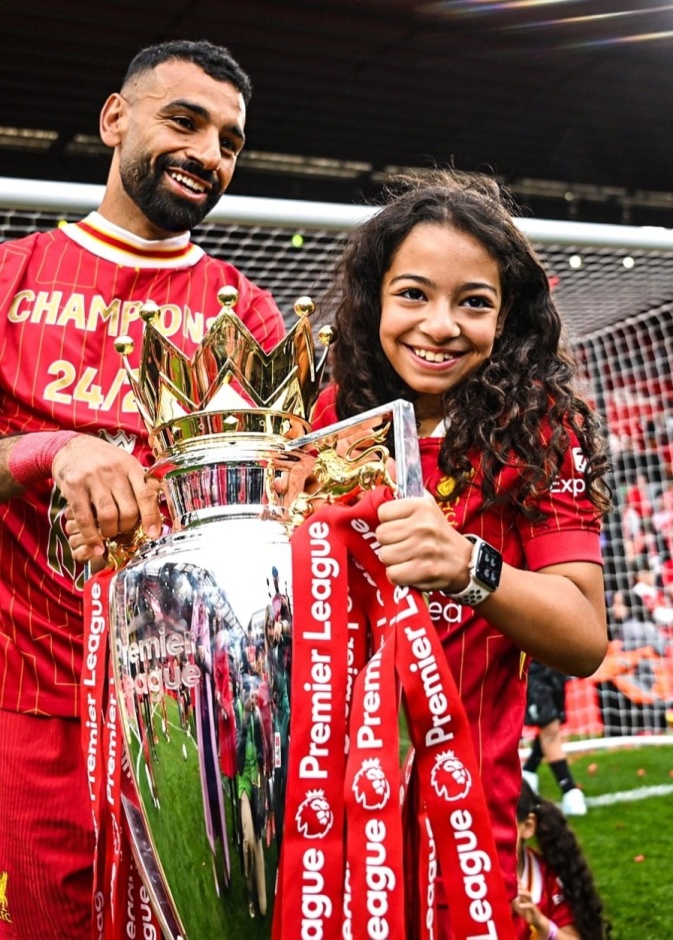 محمد صلاح وابنته مكة