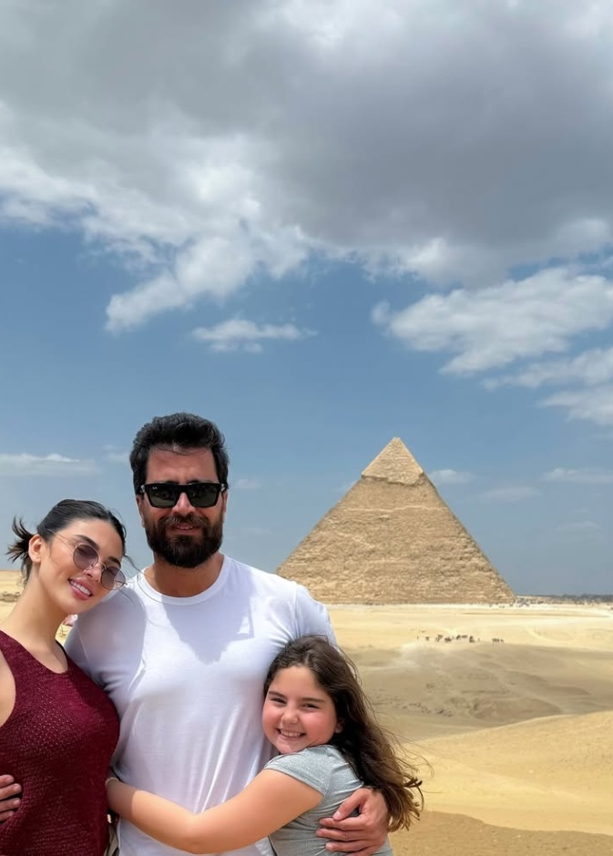 معتصم النهار وعائلته