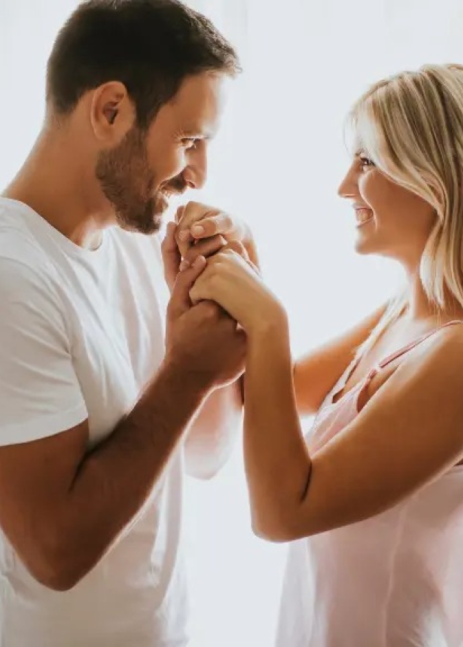 علامات وقوع رجل السرطان في الحب