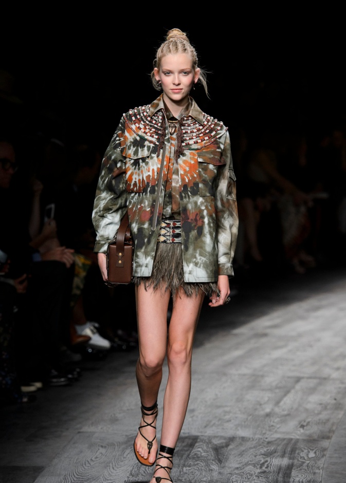 الطبعات والنقشات الإفريقية من Valentino 