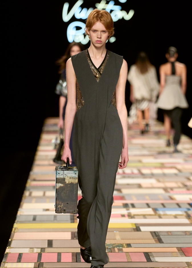 إطلالة من Louis Vuitton