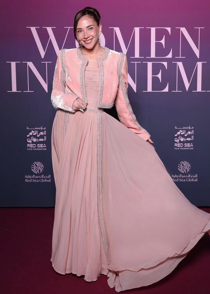 فاطمة البنوي