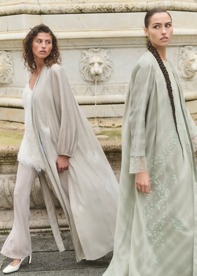 عباءات رسمية من موزان