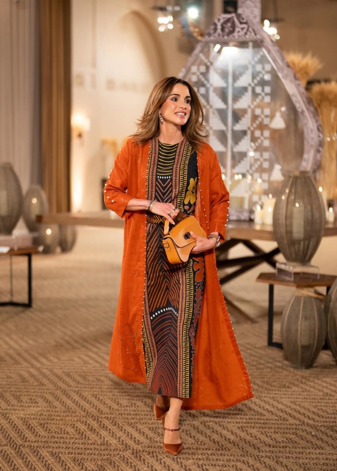الملكة رانيا أيقونة الموضة الراقية 