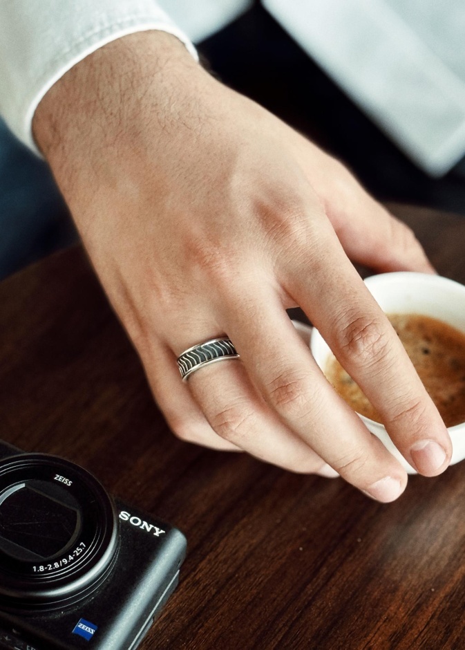 أجمل هدايا عيد الأب من مجوهرات The Waves من Lynor